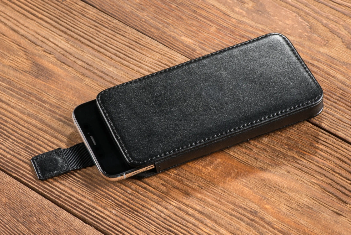 moVear pocketCase C+ Slide in leather Bag Pouch for Smartfon rozmiar S (ok 141 x 68 x 8mm) | Smooth leather (Black)